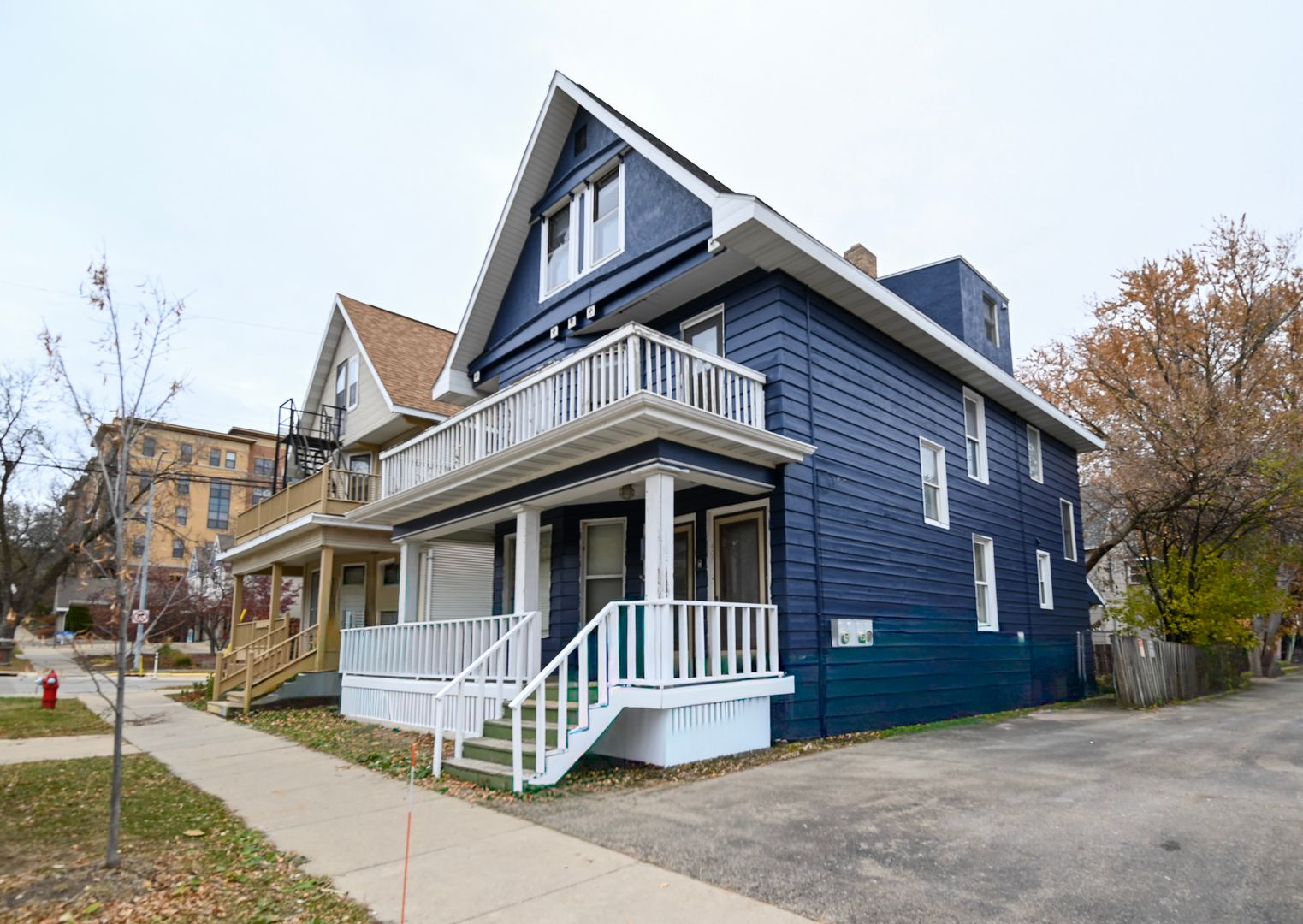 Madison Apartment: 405-407 W Main St