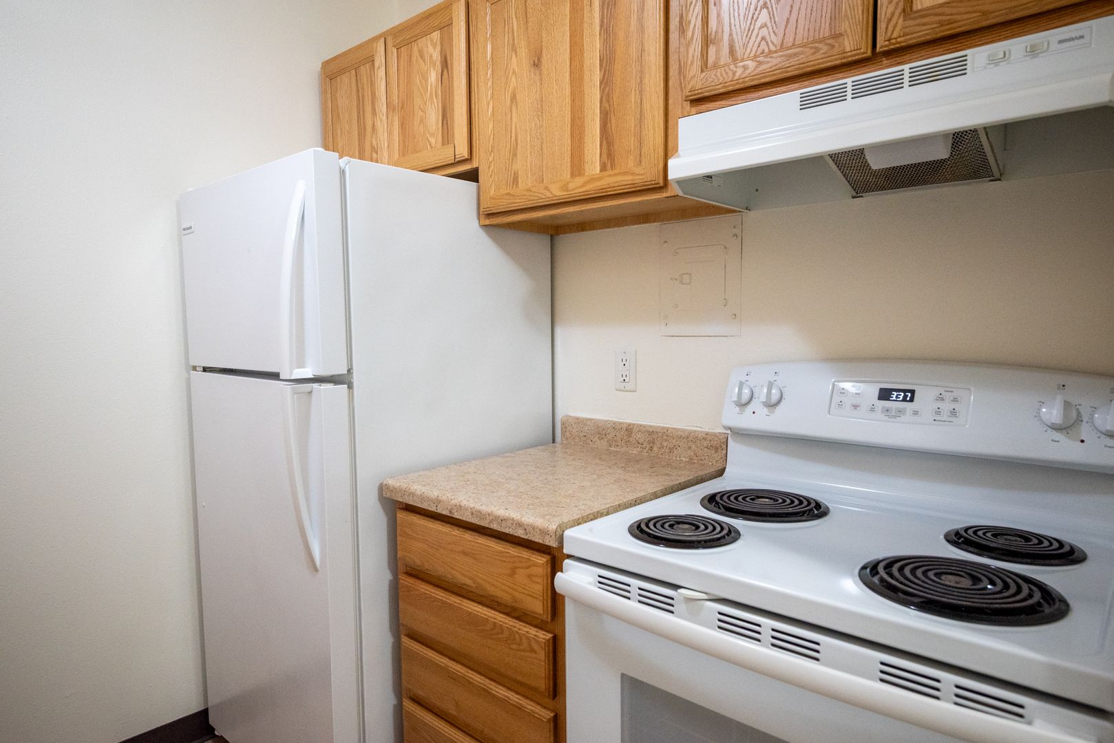 Sun Prairie Apartment: 242 Amber Trail