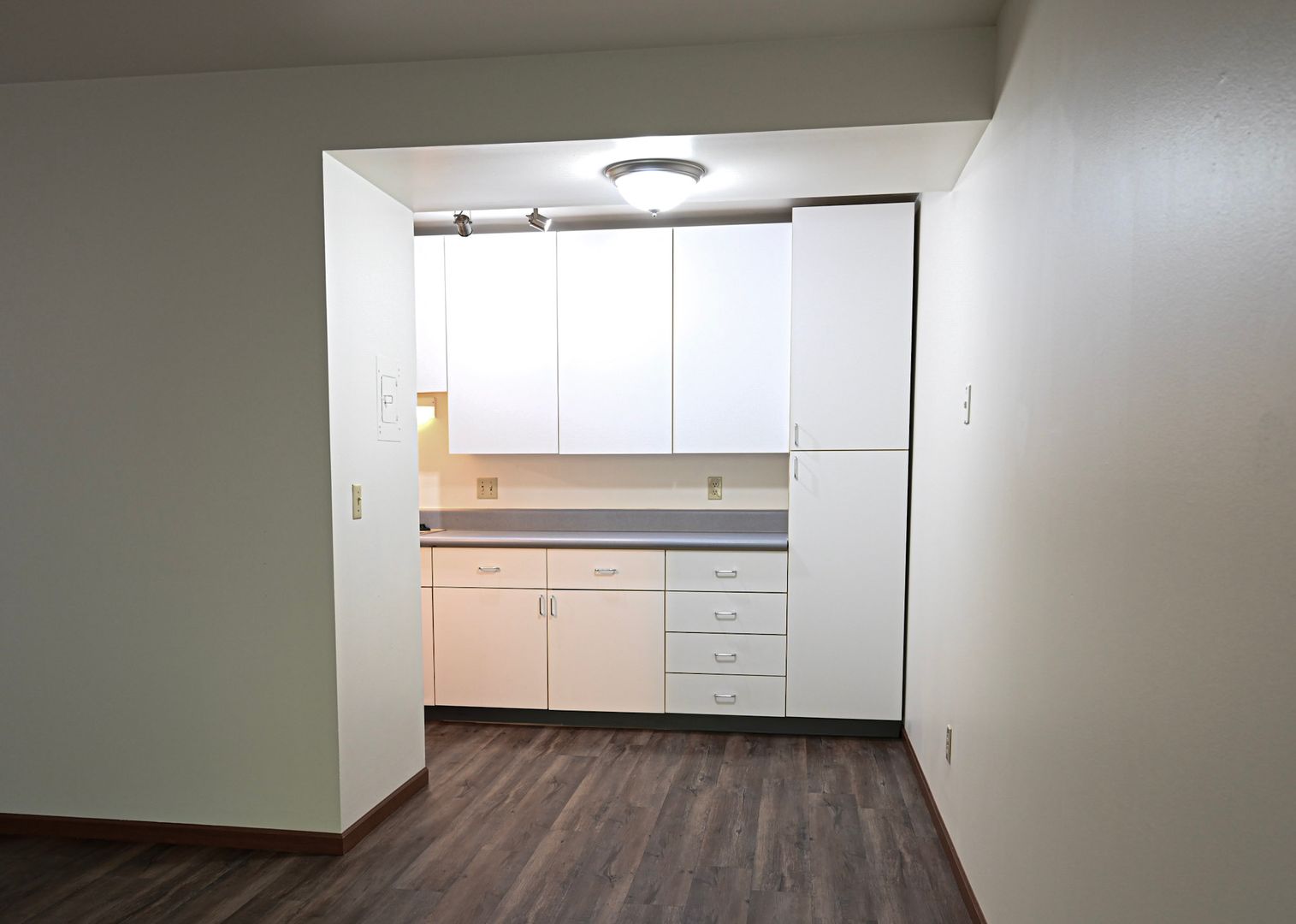 Madison Apartment: 1001 GILBERT ROAD