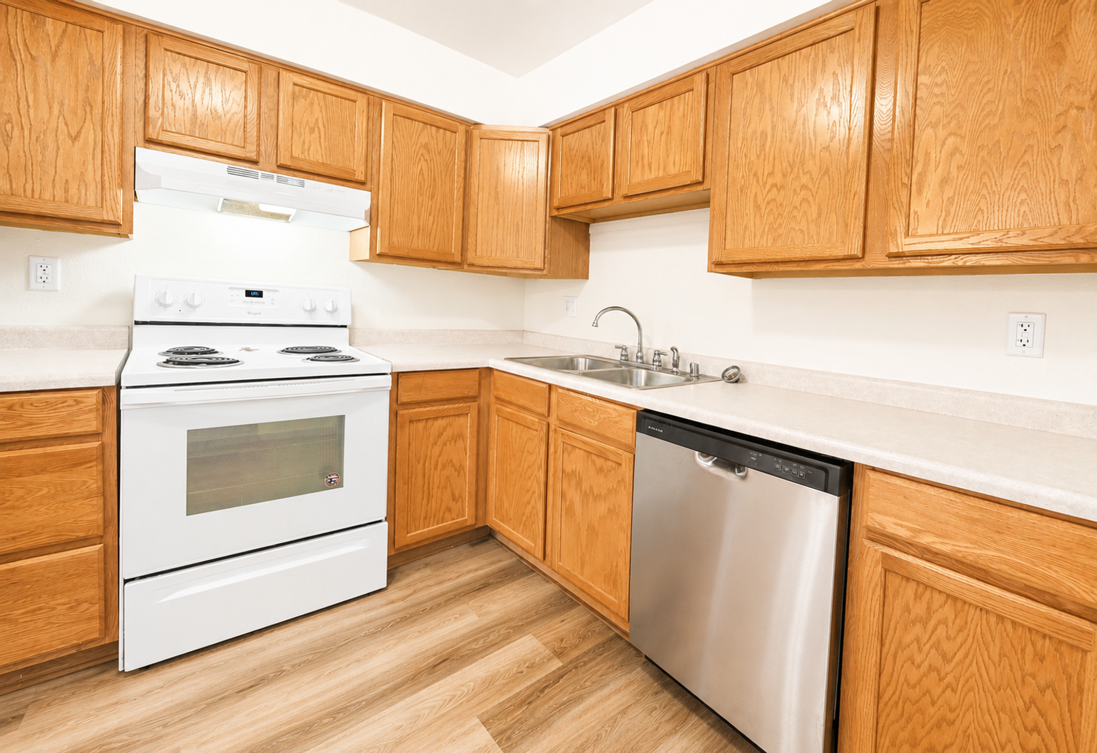 Fitchburg Apartment: 5582 Guilford Road