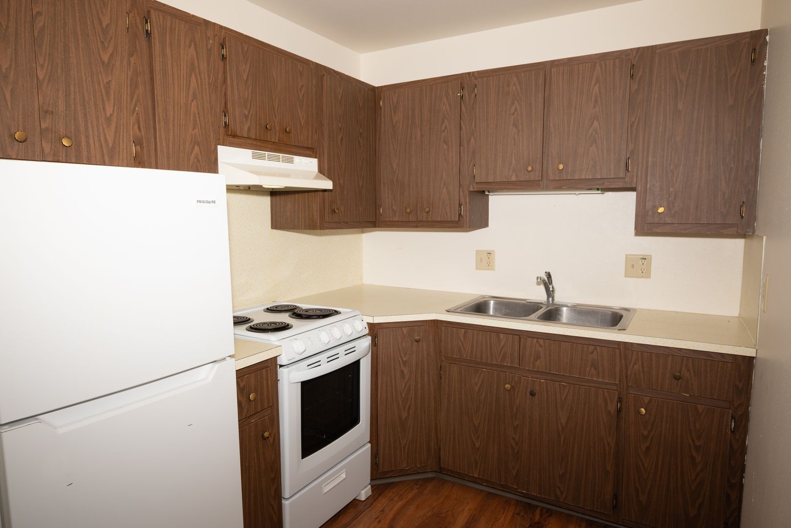 Sun Prairie Apartment: 617-736 Chase Boulevard