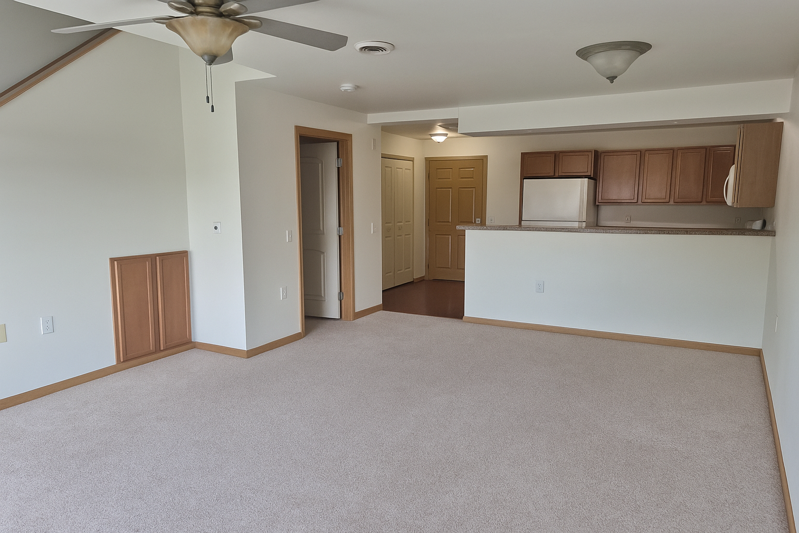 STOUGHTON Apartment: 2125 MCCOMB Road