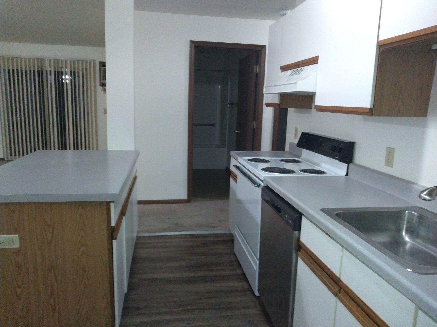 MONROE Apartment: 201 3rd Avenue