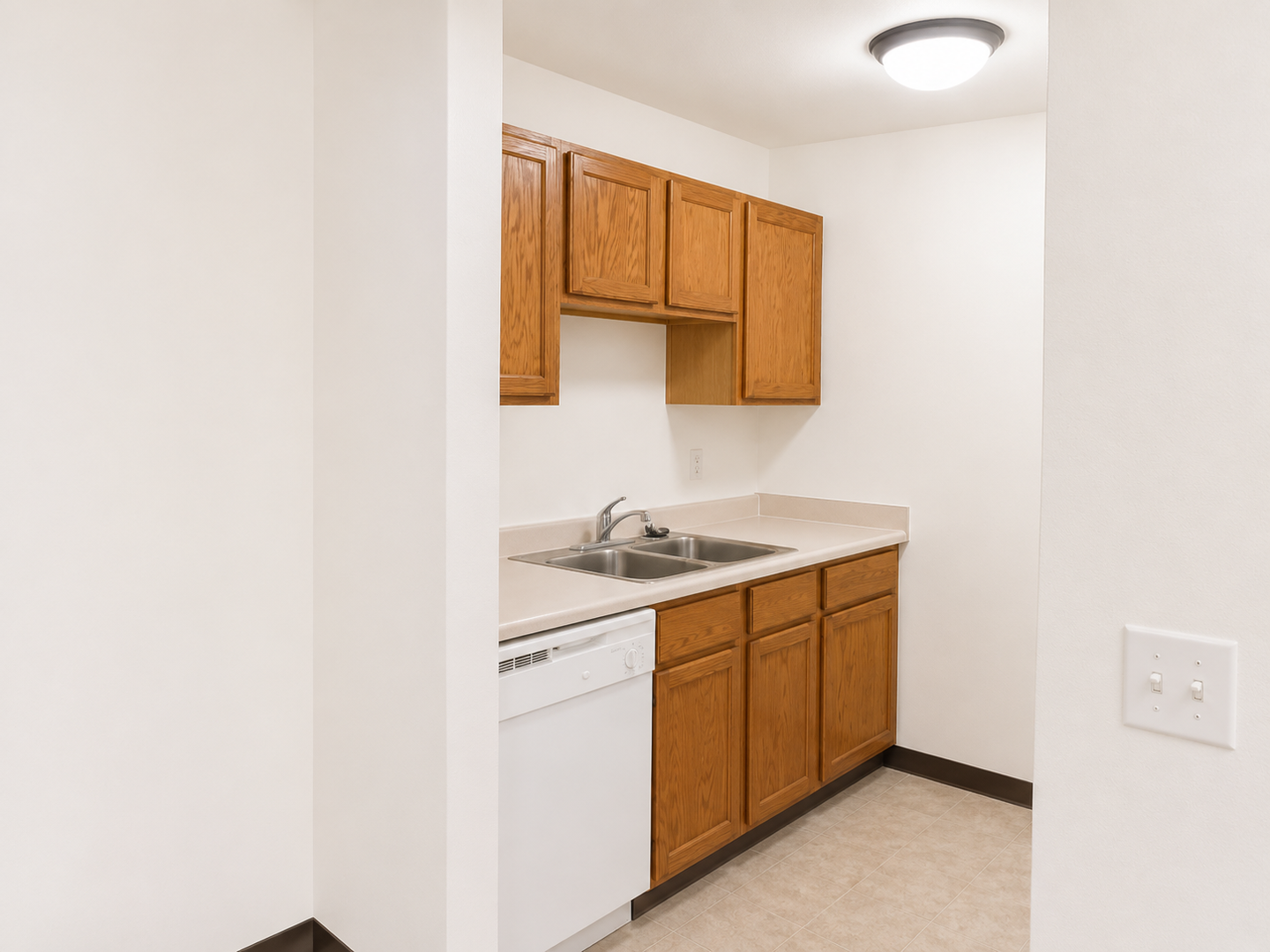 Sun Prairie Apartment: 242 Amber Trail
