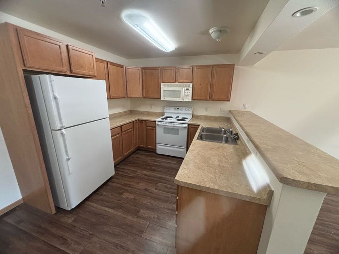 STOUGHTON Apartment: 2125 McComb Road