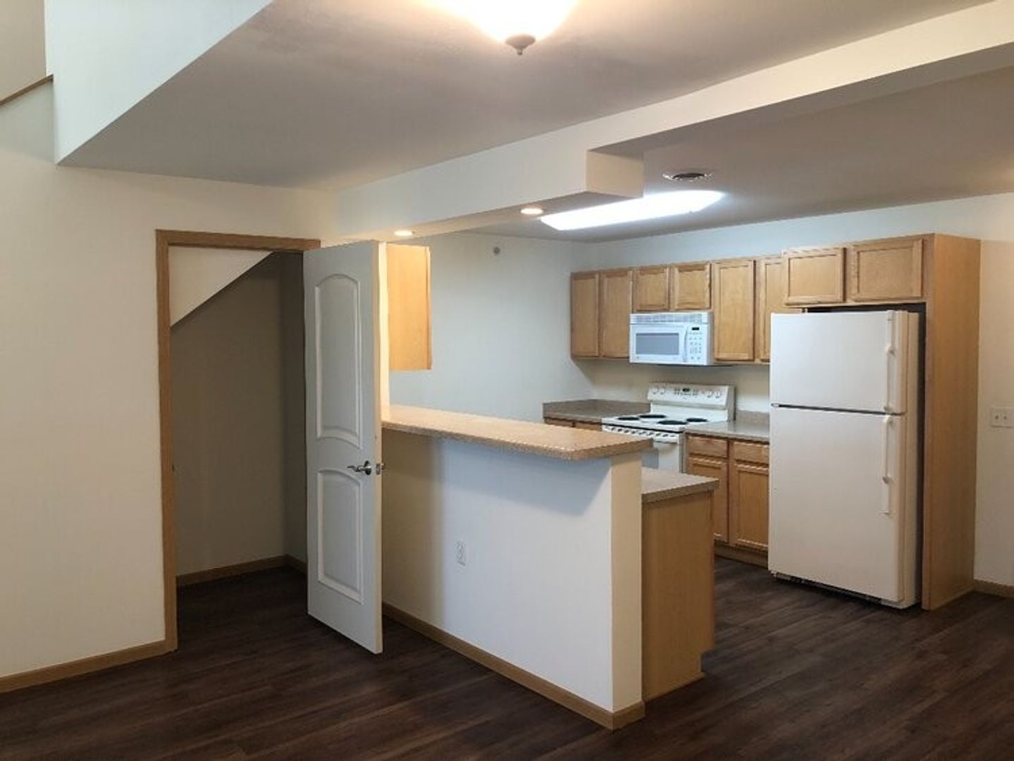 STOUGHTON Apartment: 2125 McComb Road