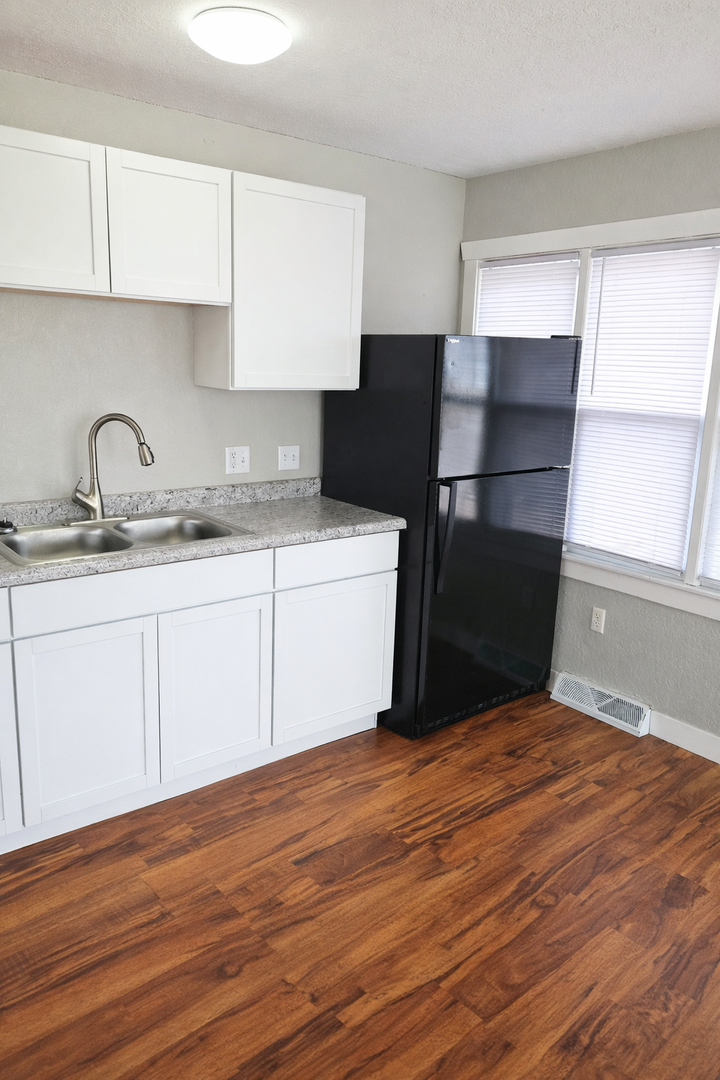 Tomah Apartment: 603 & 603 1/2 N. Superior Ave.