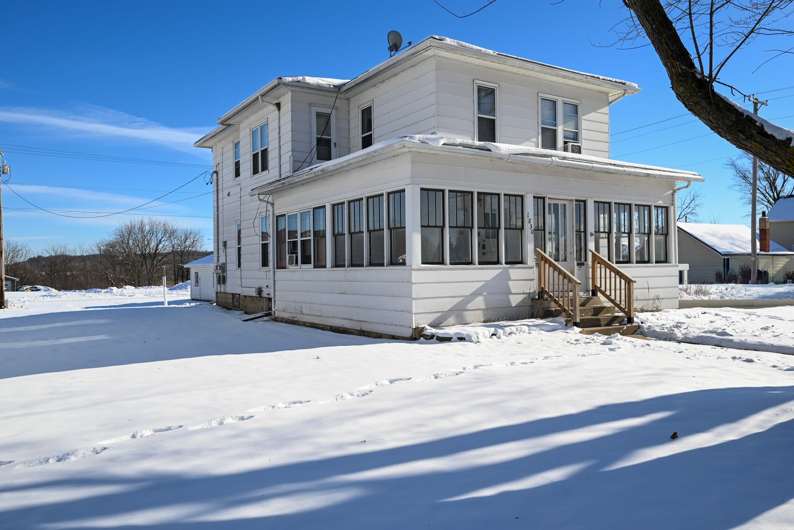 Tomah Apartment: 1830-1830.5 Superior Ave