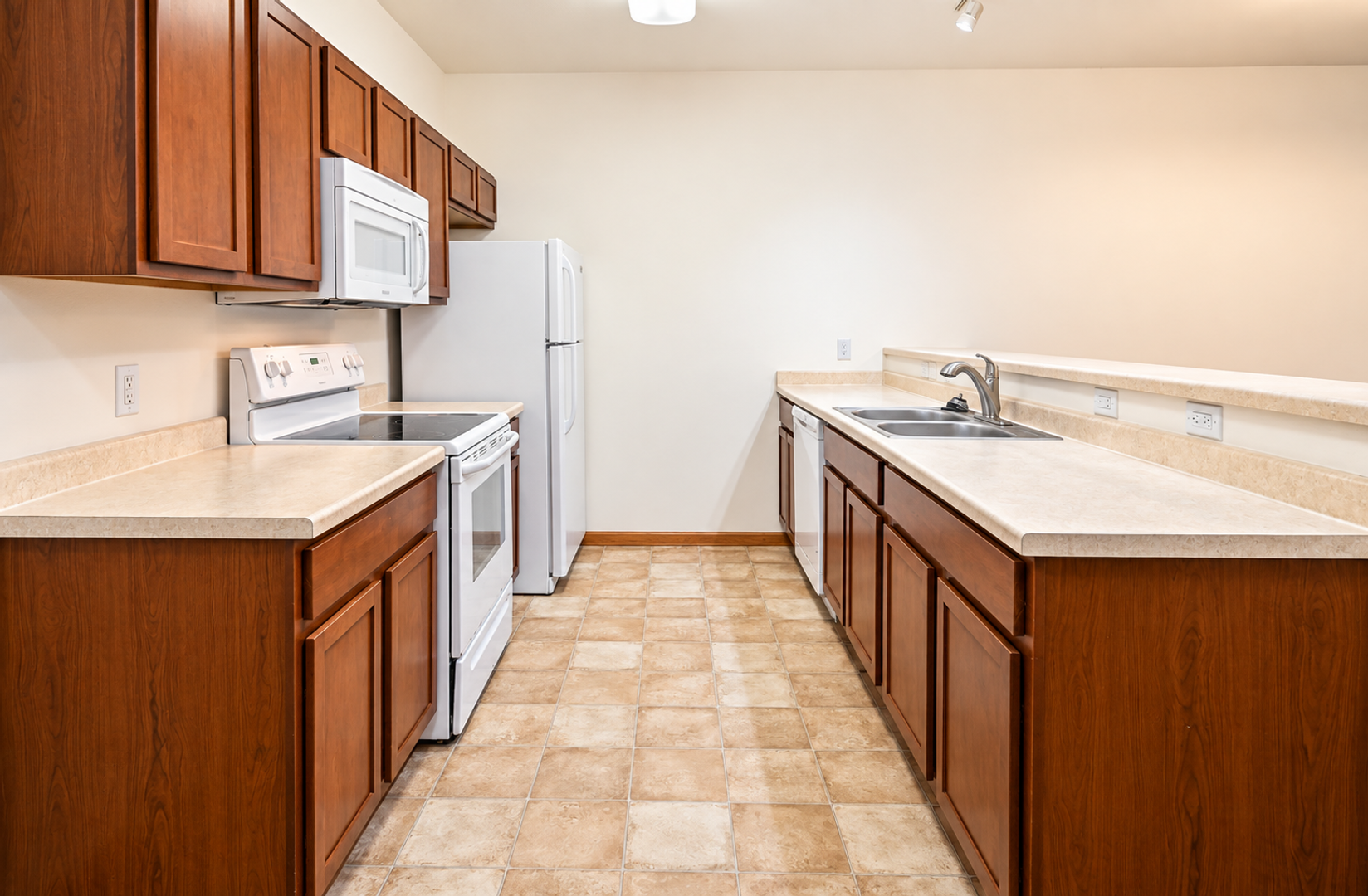 Oregon Apartment: 101 Elliot Lane - 218 Wolfe Street