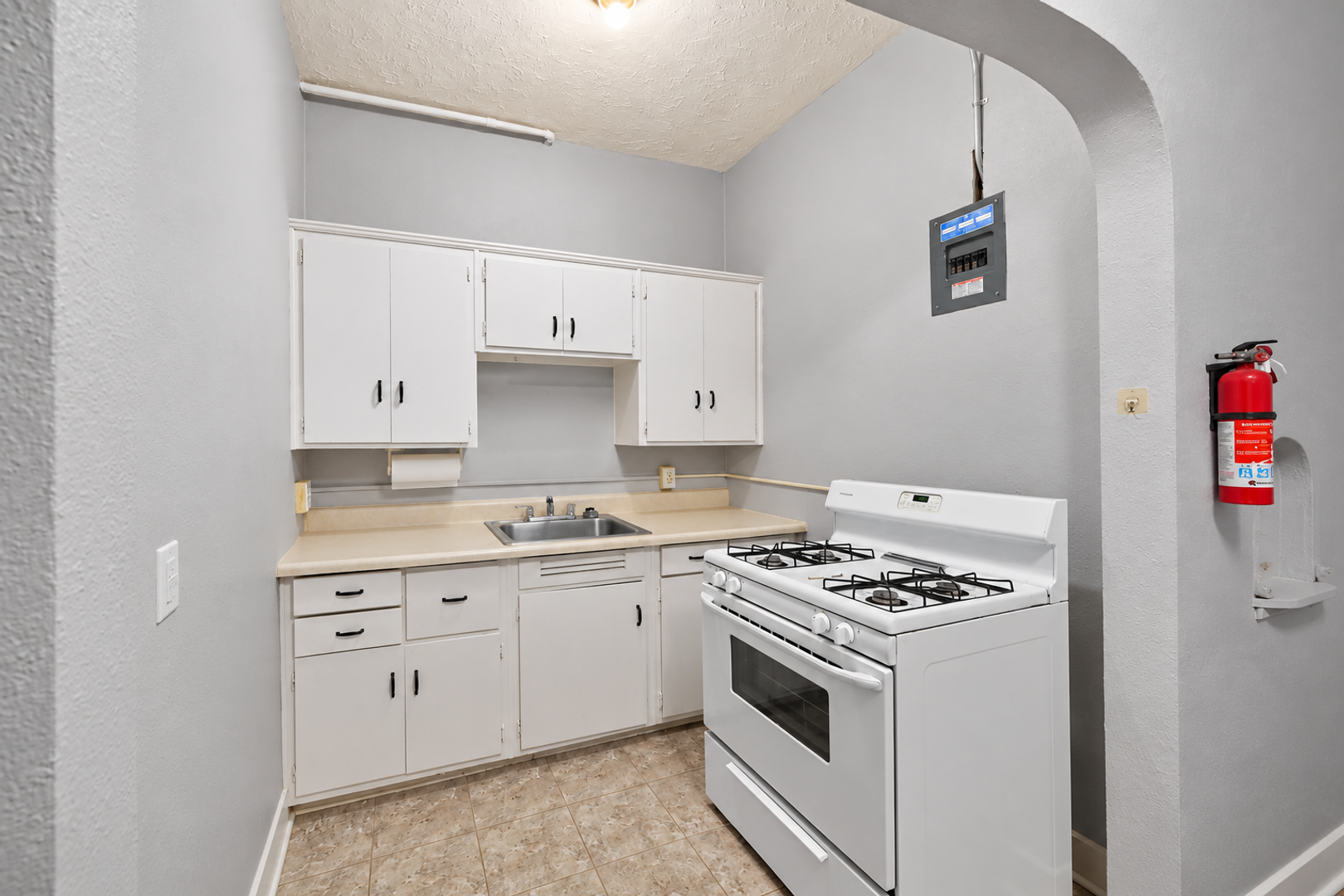 Dubuque Apartment: 2535 Central Avenue