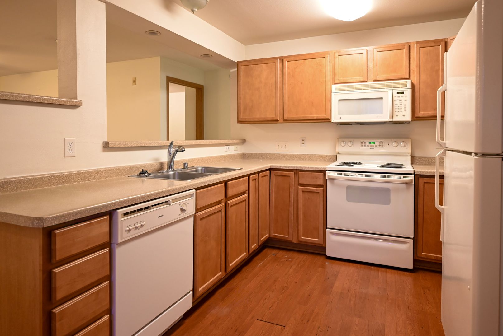 STOUGHTON Apartment: 2125 MCCOMB Road