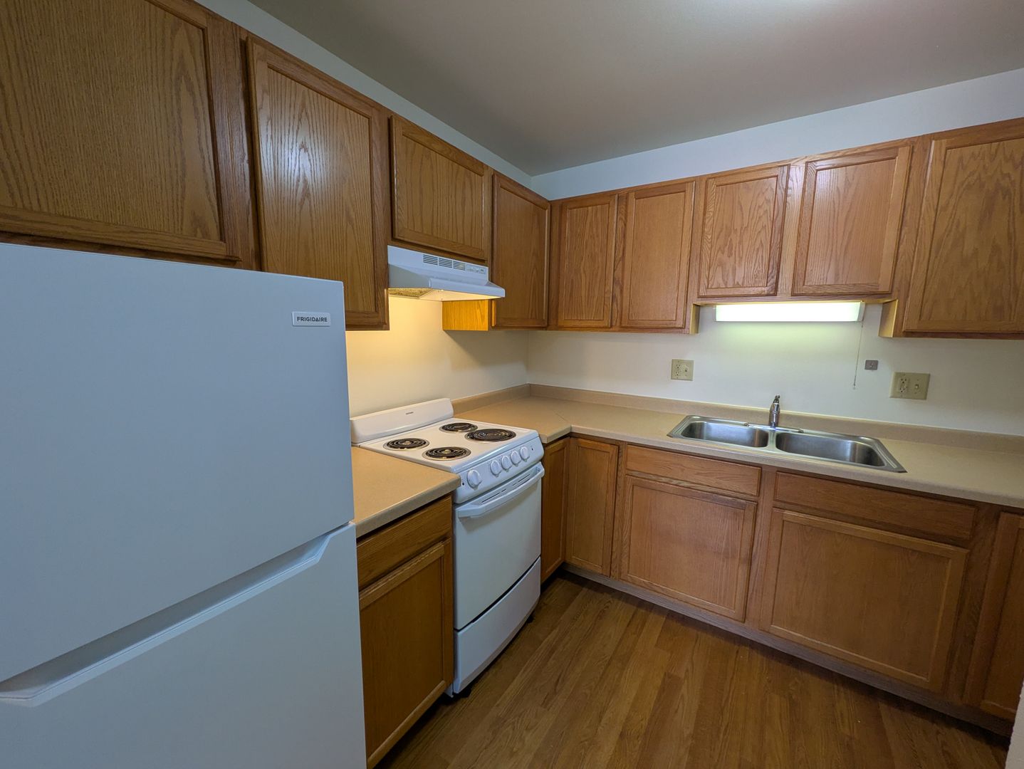 Sun Prairie Apartment: 617-736 Chase Boulevard