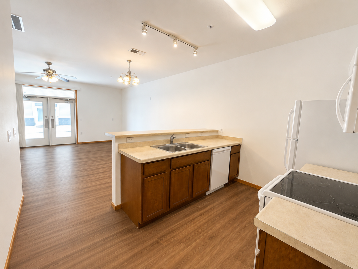 Oregon Apartment: 101 Elliot Lane - 218 Wolfe Street