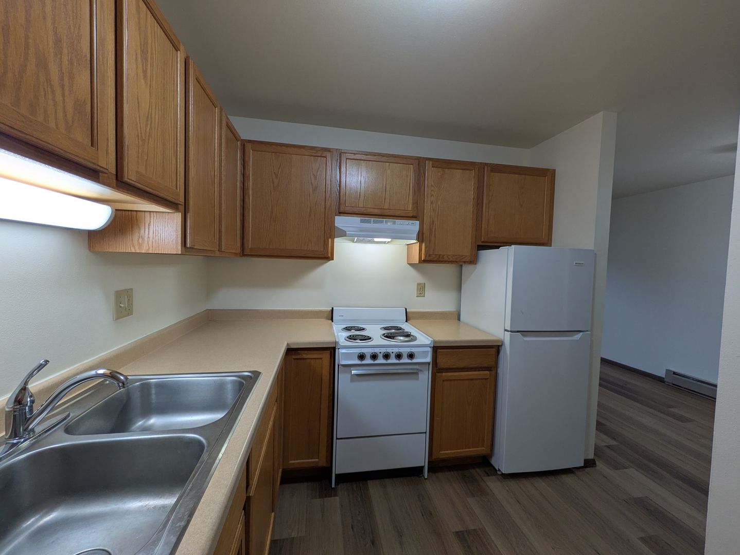 Sun Prairie Apartment: 617-736 Chase Boulevard