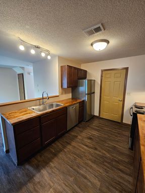 3 Bed / 1.5 Bath Townhome in Tomah, WI – photo 1