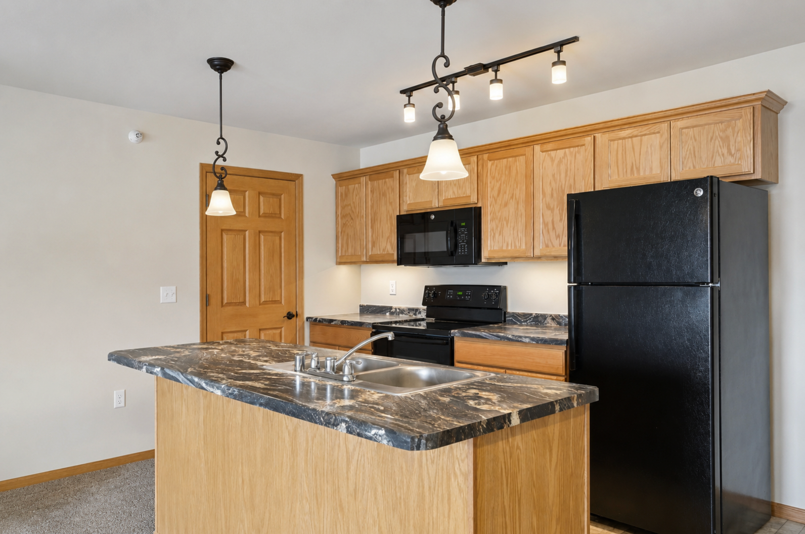 Tomah Apartment: 1010-1028 Berry Avenue