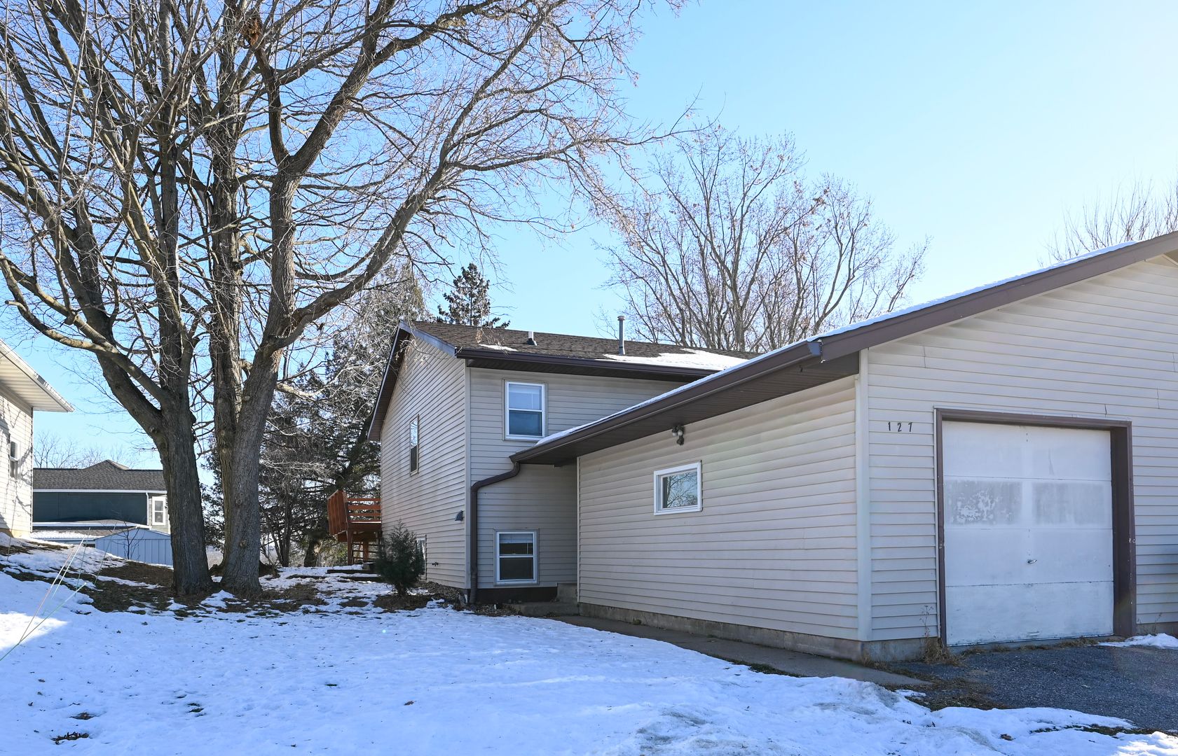 Baraboo Apartment: 125/127 Sycamore Street