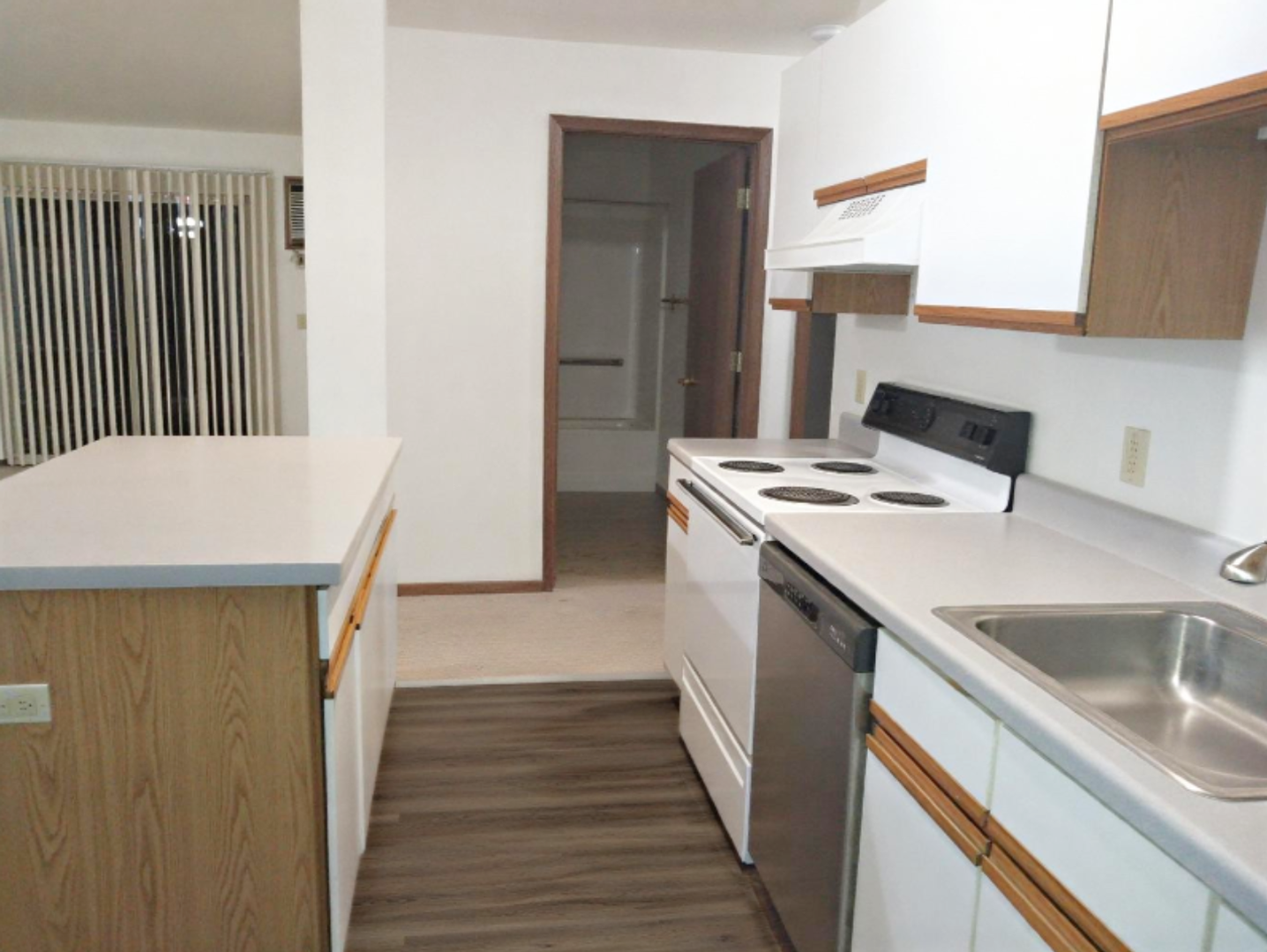 MONROE Apartment: 201 3rd Avenue