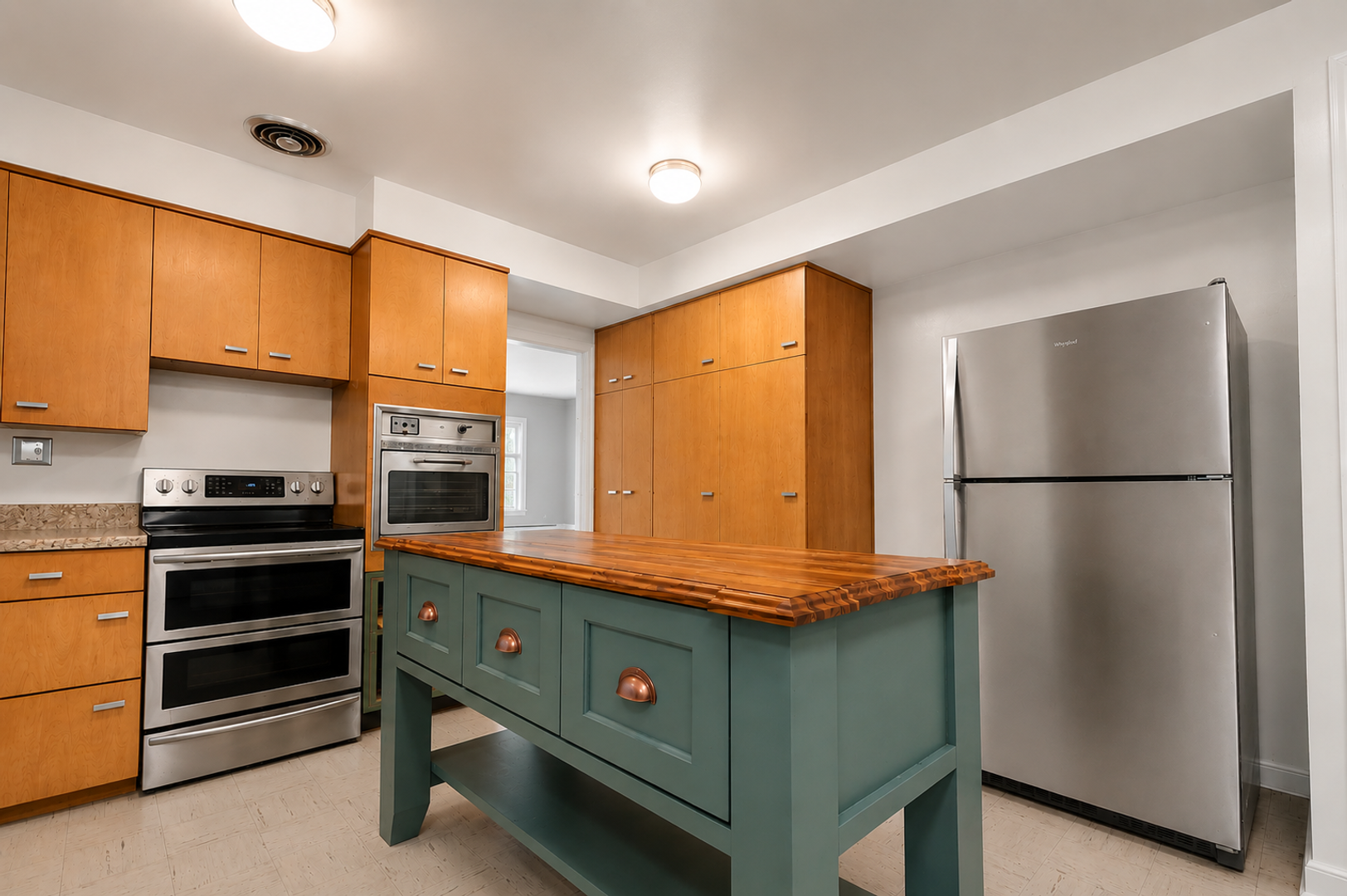 Reedsburg Apartment: 400 N. Webb Ave.
