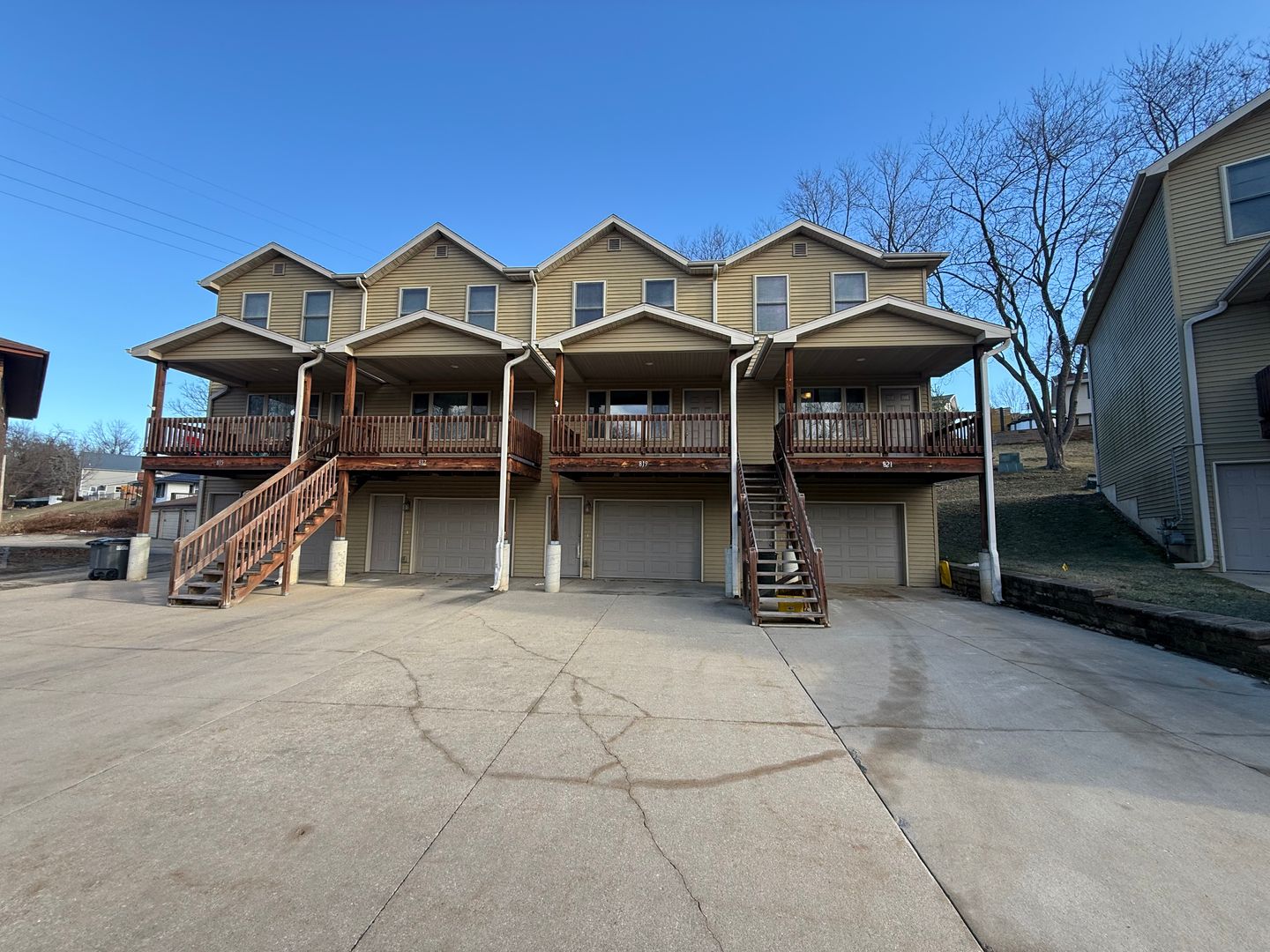 Dubuque Apartment: 815-829 Hawkeye Drive