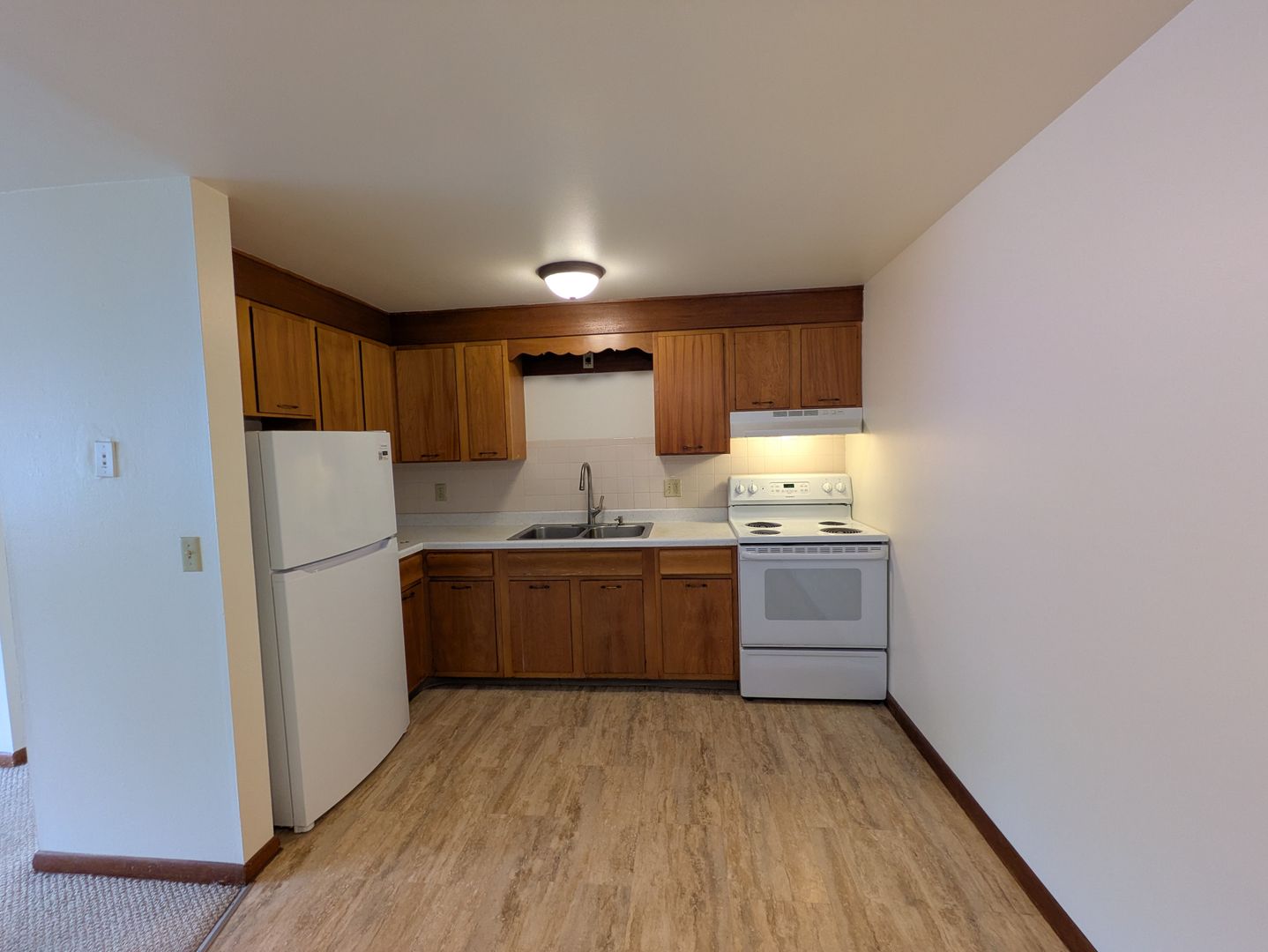 Verona Apartment: 451 South Main Street