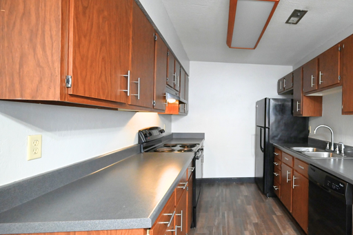 2 Bed / 1 Bath at Raven Oaks Apartments – photo 1