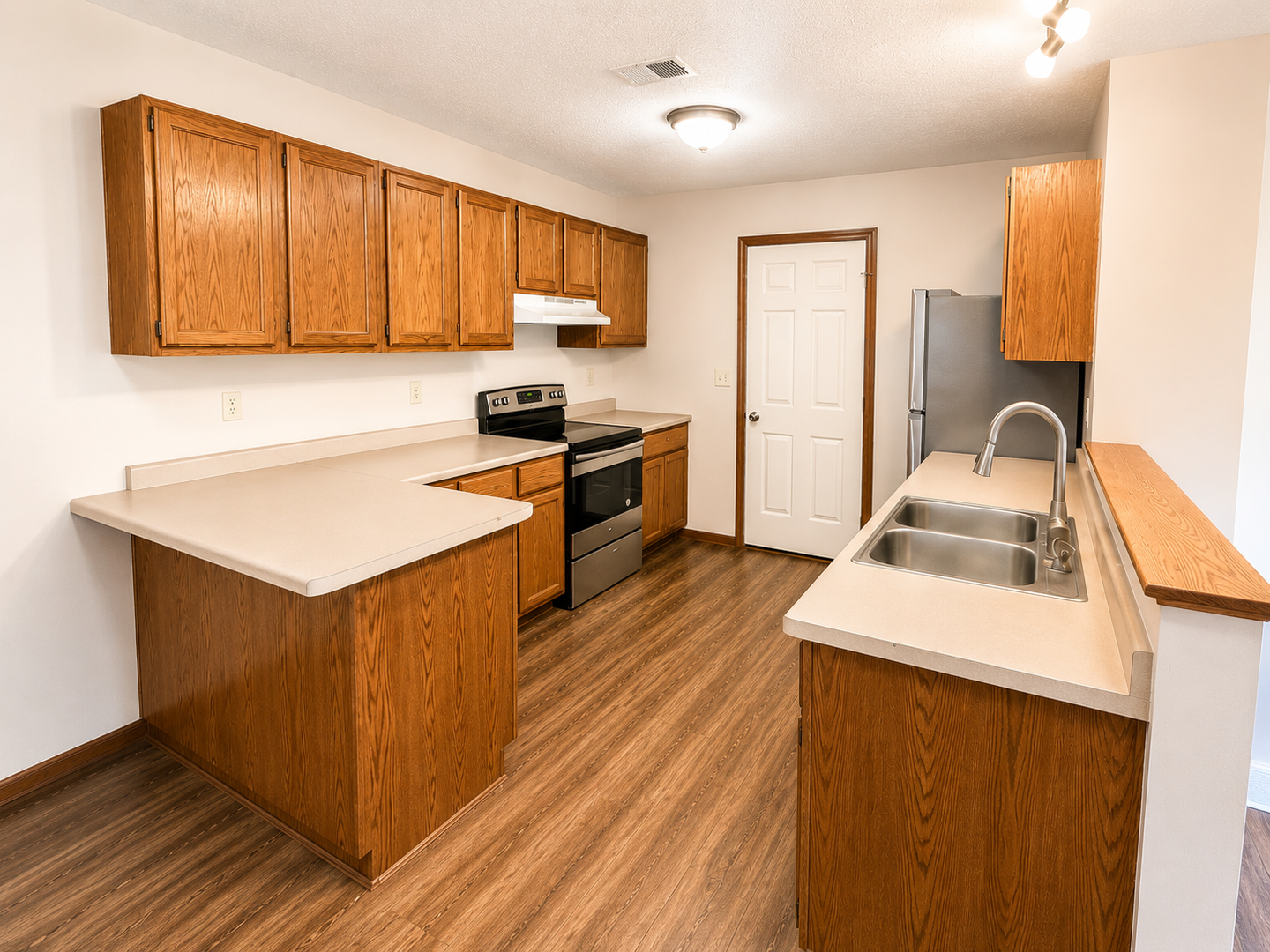 Tomah Apartment: 1102 Heeler Ave