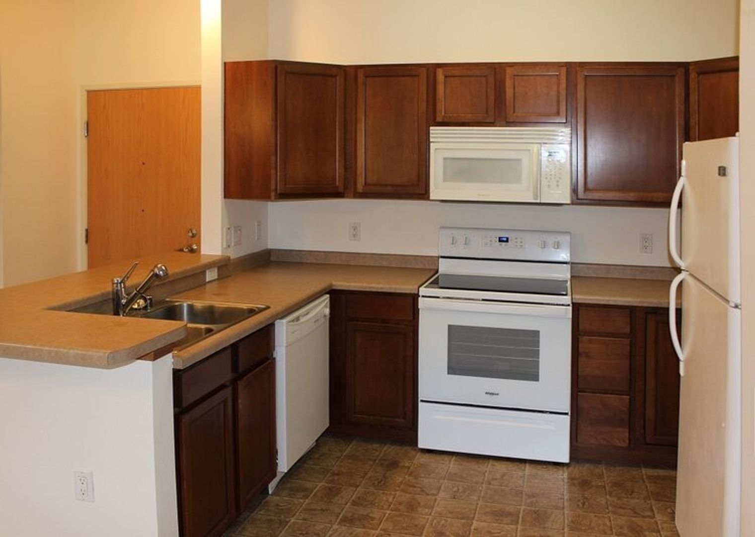 Oregon Apartment: 101 Elliot Lane - 218 Wolfe Street