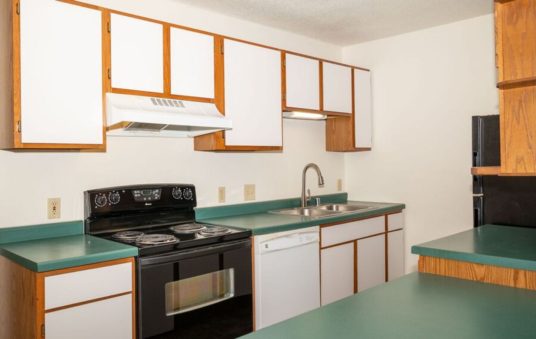 Tomah Apartment: 202-260 Murdock St