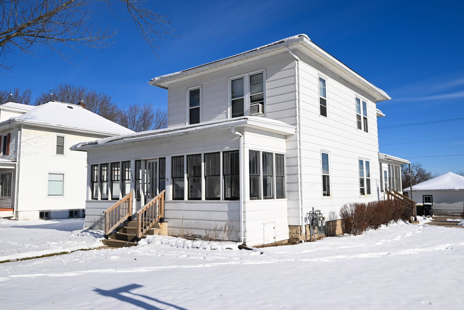 Tomah Apartment: 1830-1830.5 Superior Ave