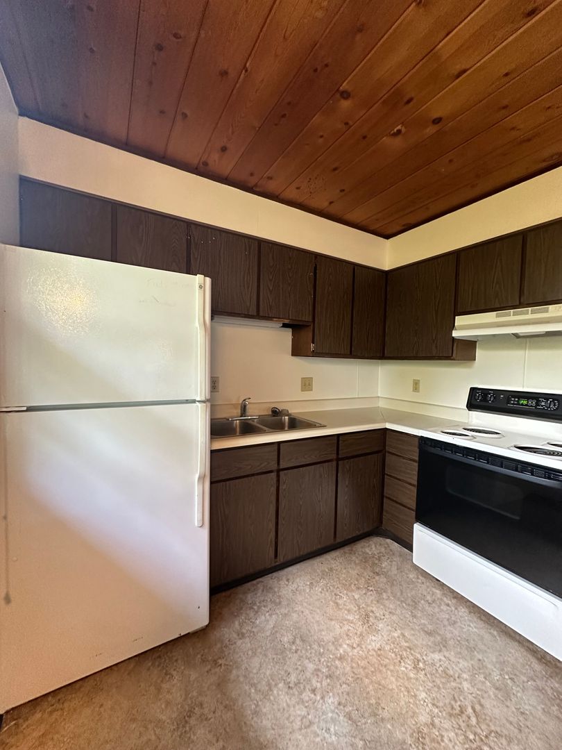 Madison Apartment: 1705 Onsgard - 3832 Orin