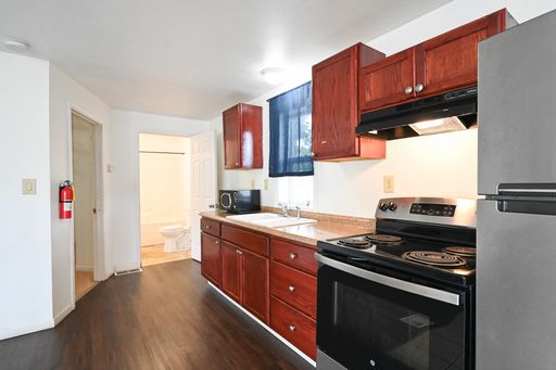 2 Bed / 1 Bath + Garage at Vine Street Apartments - FIRST MONTH RENT FREE! – photo 1