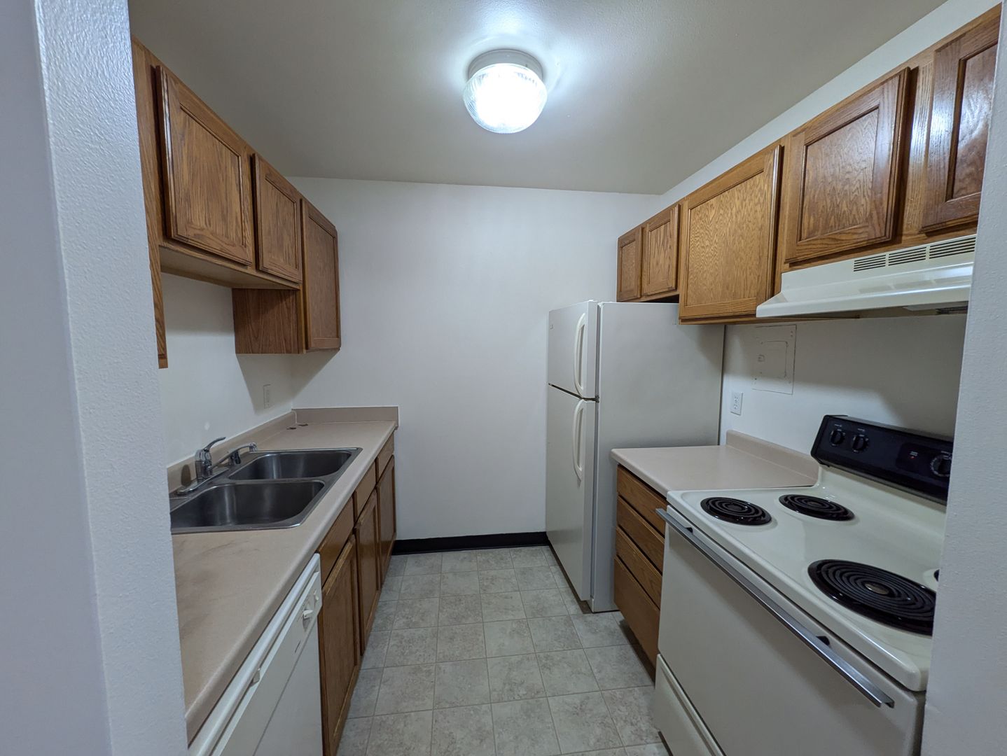 Sun Prairie Apartment: 242 Amber Trail