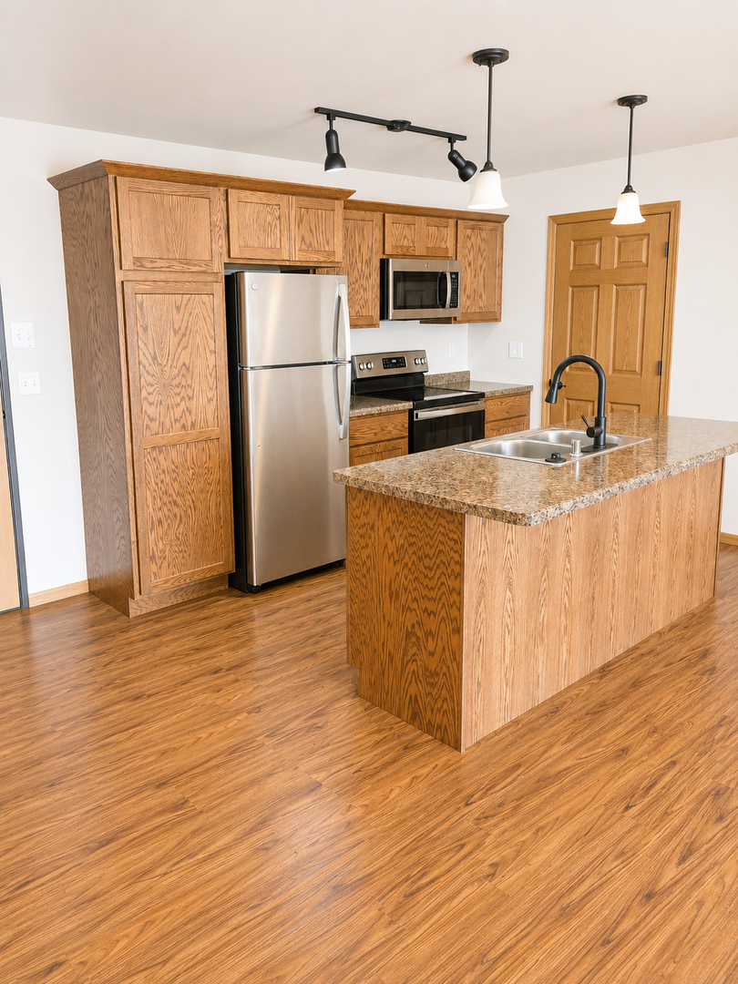 Tomah Apartment: 505 Larkin Street