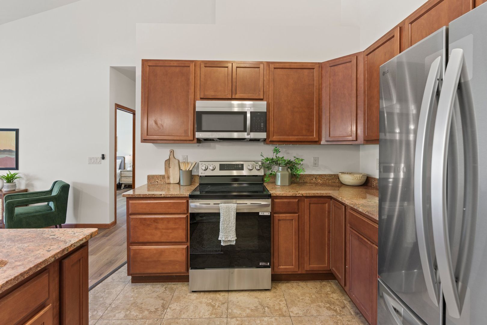 Madison Apartment: 1517 Martin St.