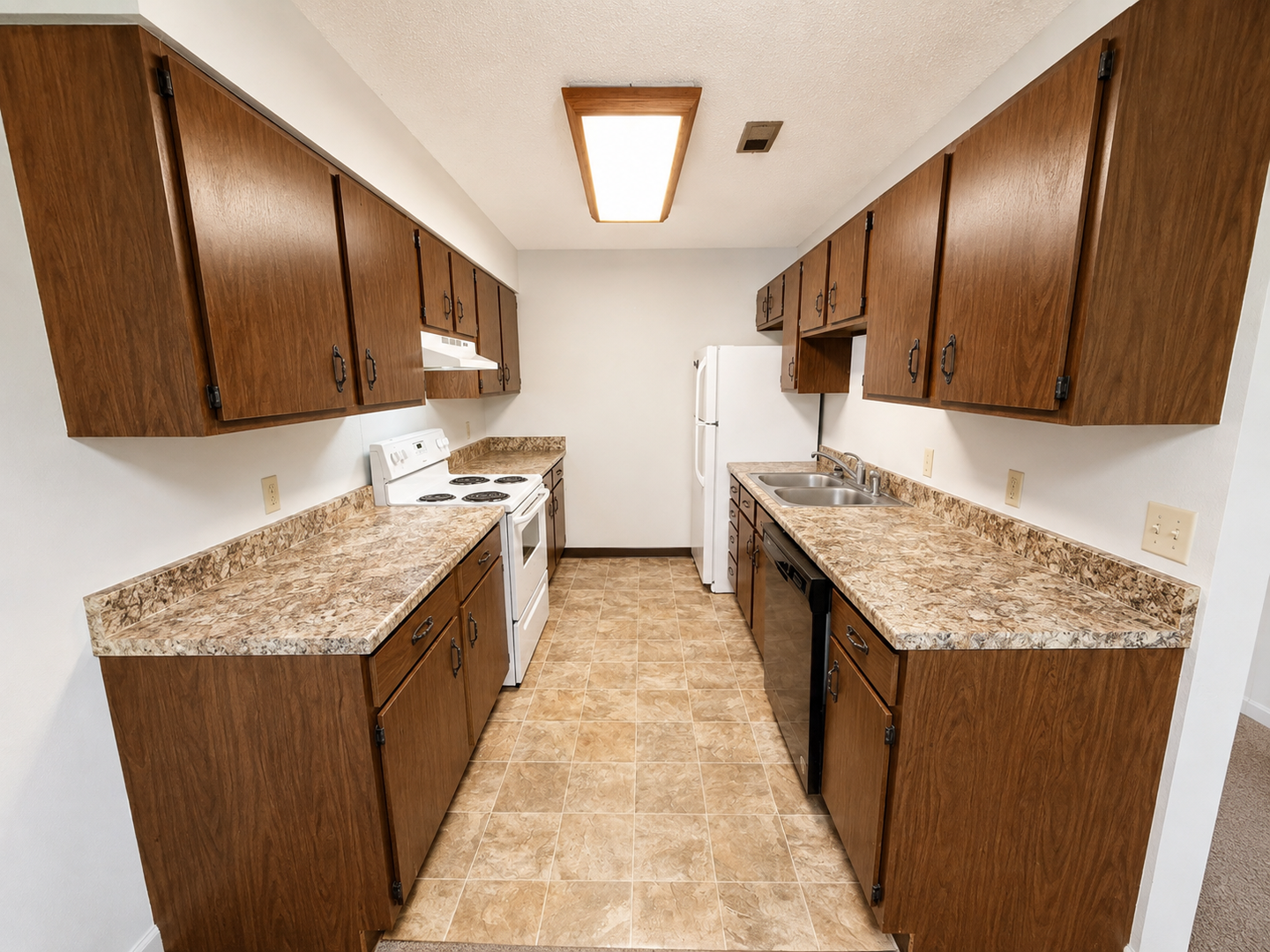 Dubuque Apartment: 3260 Raven Oaks Drive