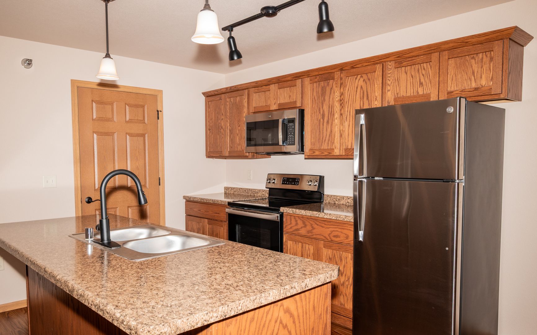 Tomah Apartment: 505 Larkin Street