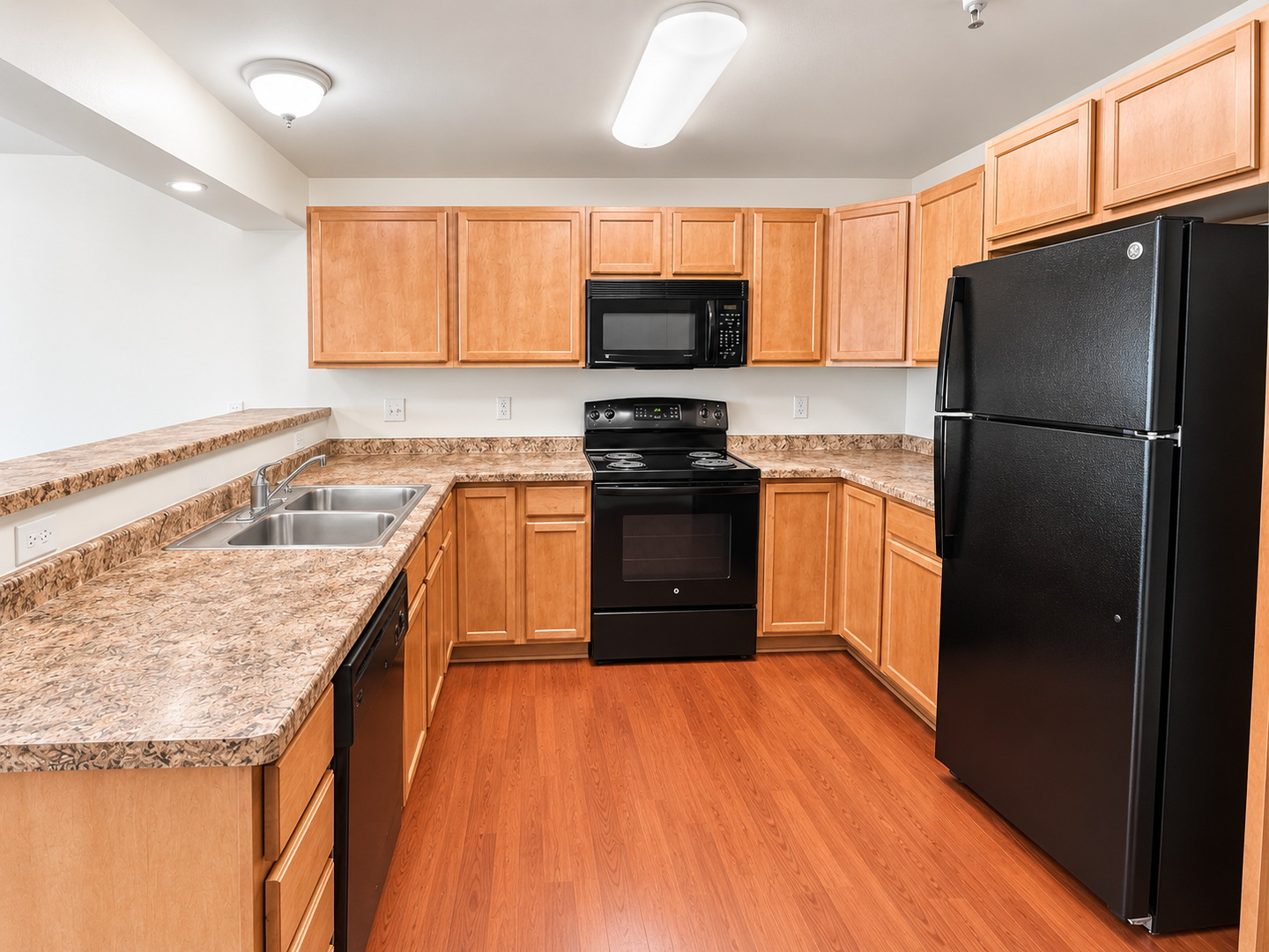 STOUGHTON Apartment: 2125 McComb Road