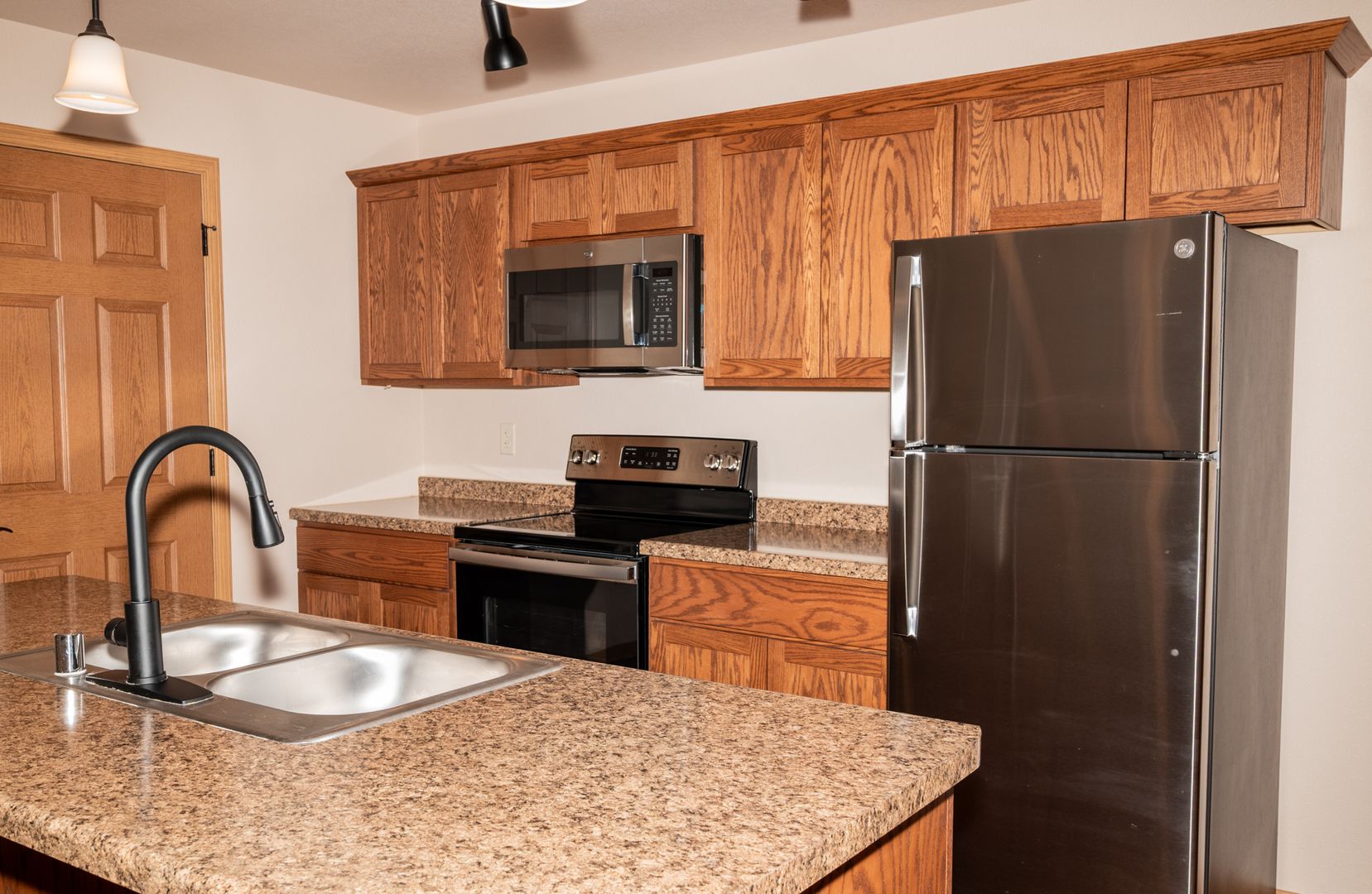 Tomah Apartment: 505 Larkin Street