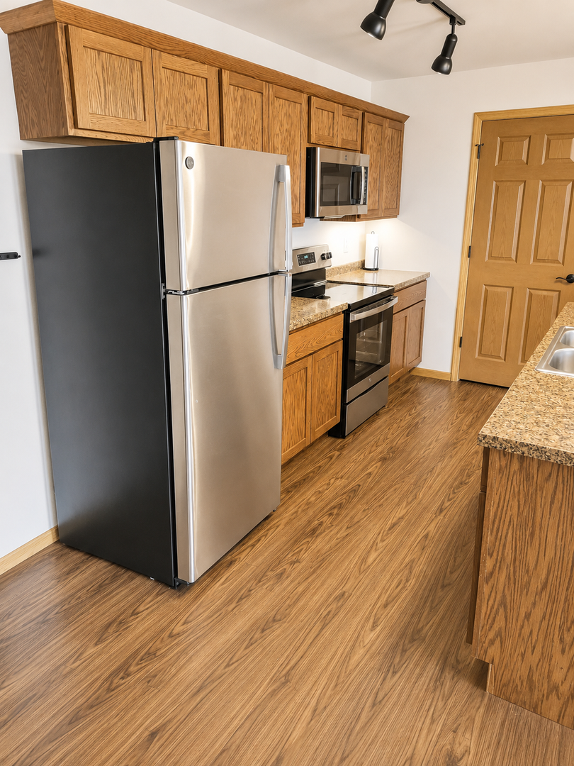 Tomah Apartment: 505 Larkin Street