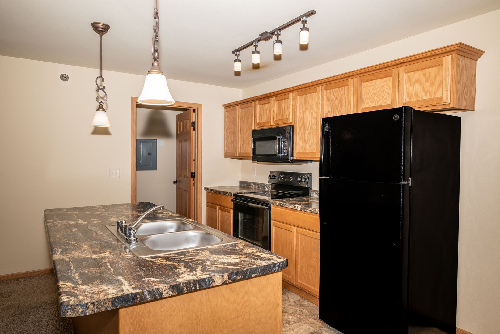 Tomah Apartment: 1010-1028 Berry Avenue