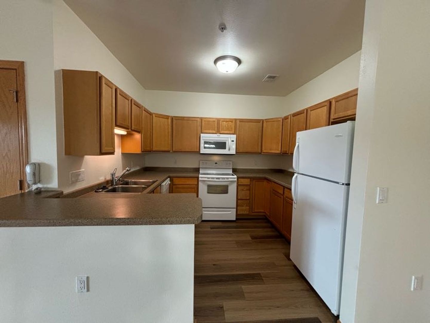 Oregon Apartment: 101 Elliot Lane - 218 Wolfe Street