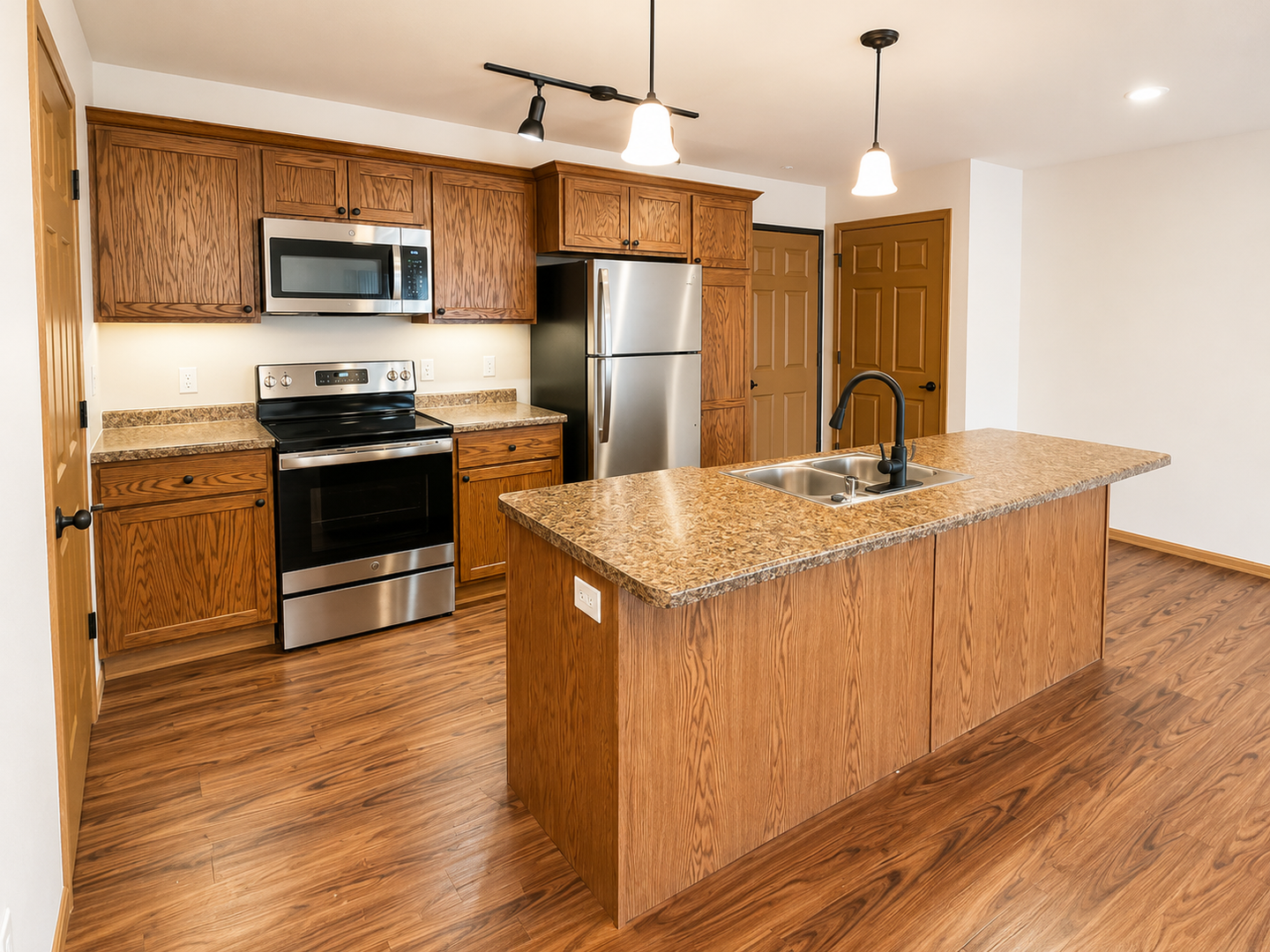 Tomah Apartment: 505 Larkin Street