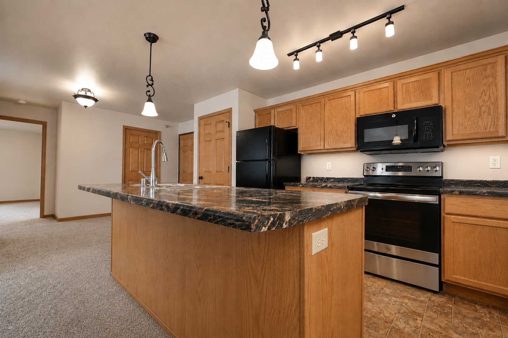 Tomah Apartment: 1010-1028 Berry Avenue