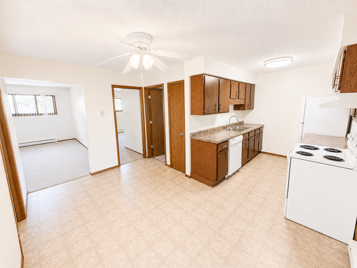 2 Bed / 1 Bath at Wildwood Apartments – photo 1