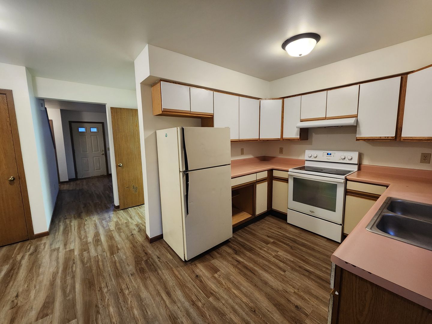 Dane Apartment: 230 North Street