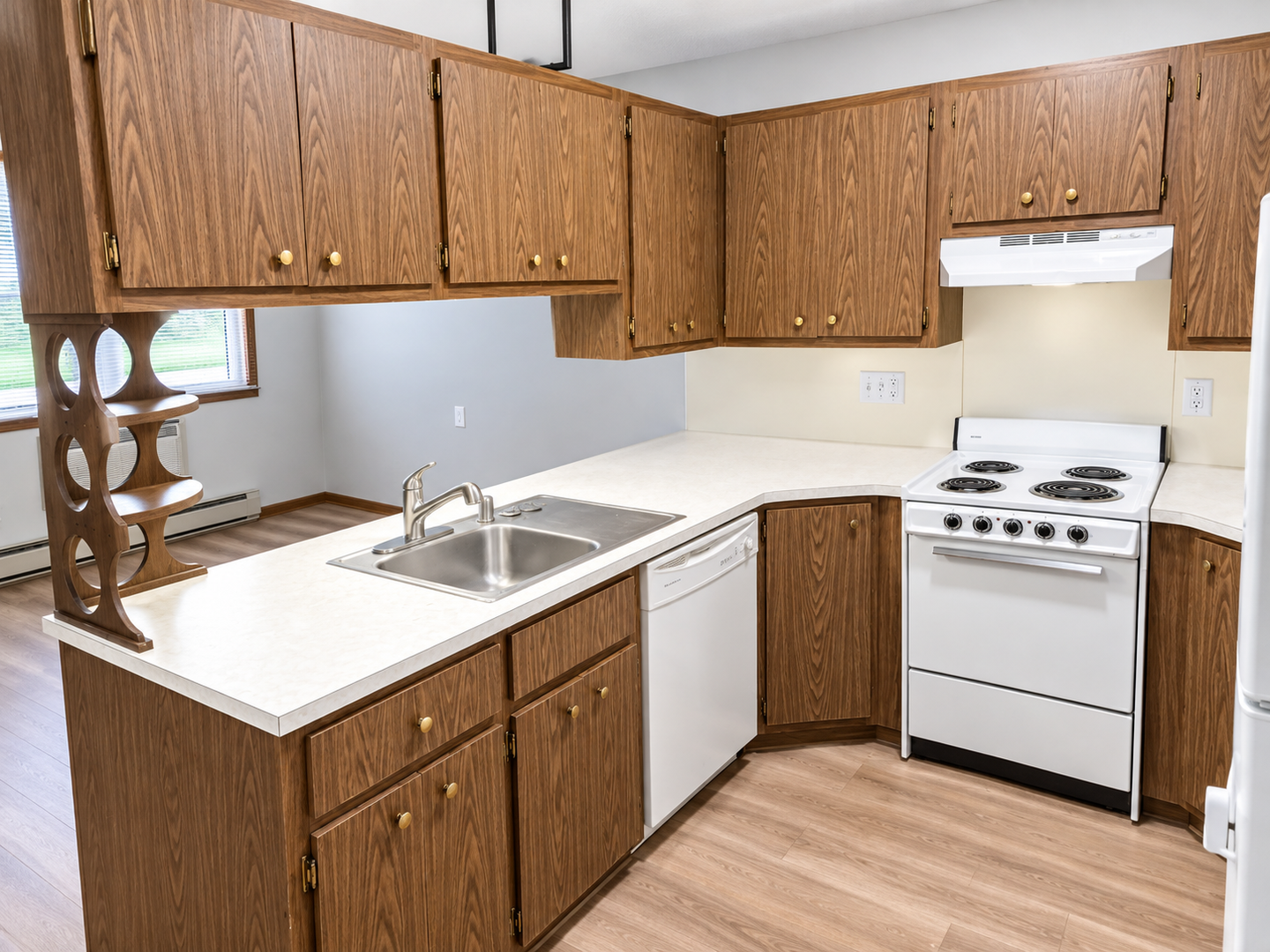 Sun Prairie Apartment: 617-736 Chase Boulevard