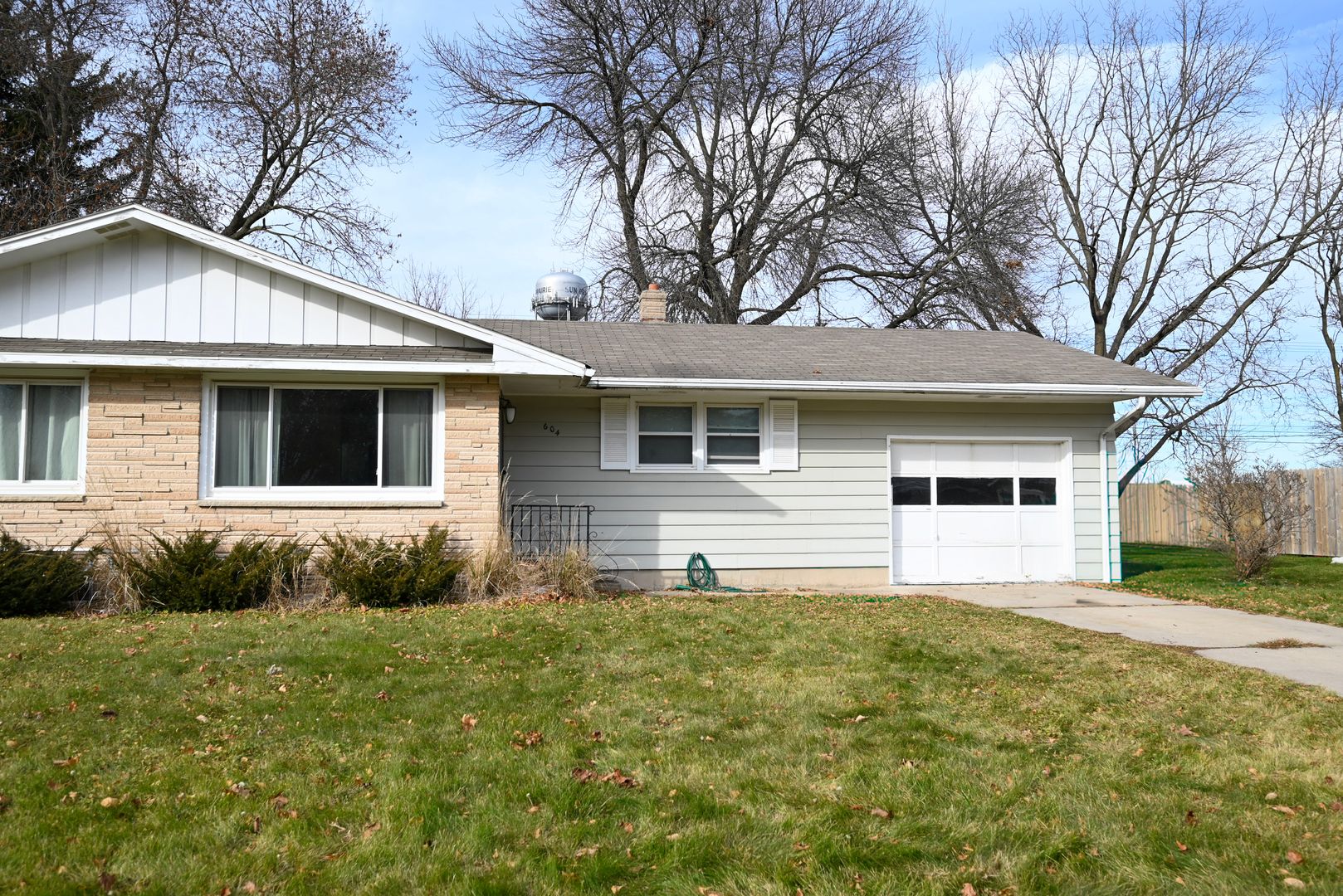 Sun Prairie Apartment: 604 Summit Avenue