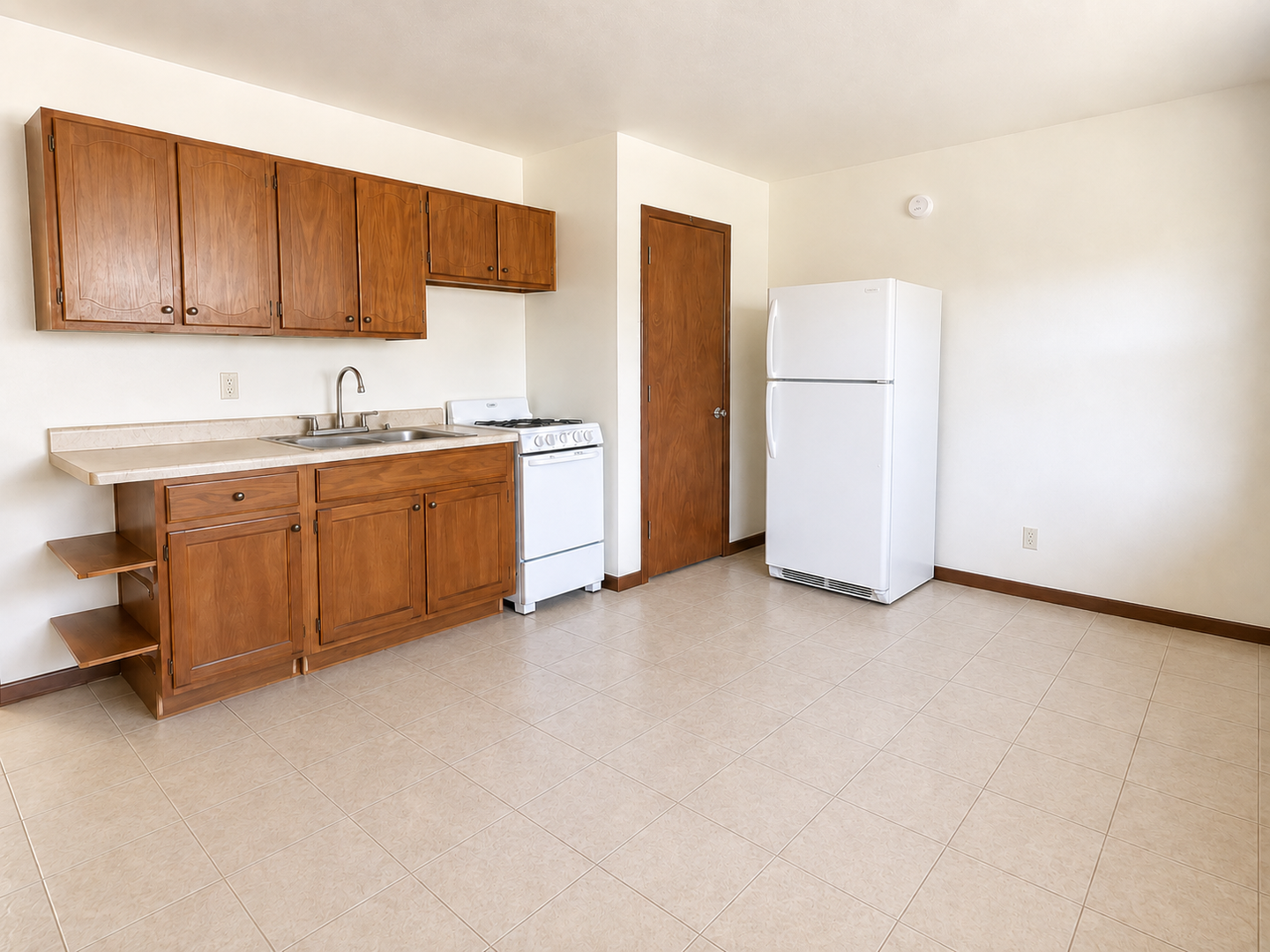 ADAMS Apartment: 535 N MAIN Street