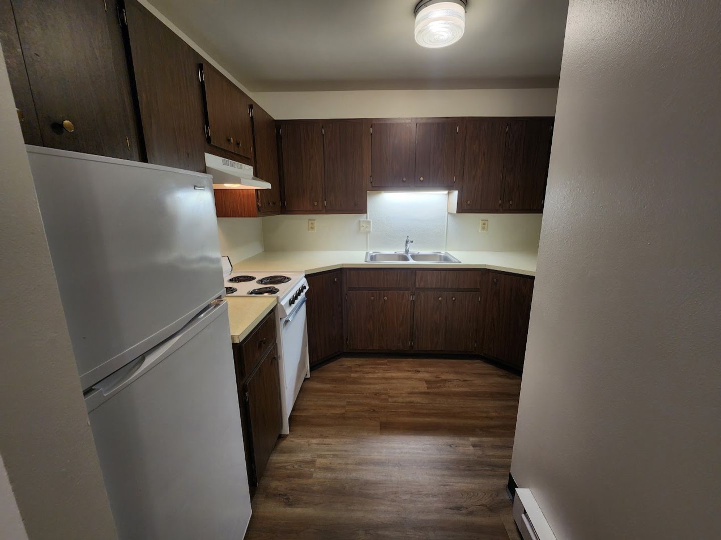 Sun Prairie Apartment: 617-736 Chase Boulevard